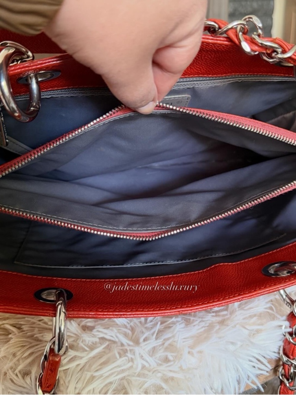 CHANEL Quilted Caviar Leather Tote in Red Orange - Grand Shopping Tote (GST) - Picture 6 of 12